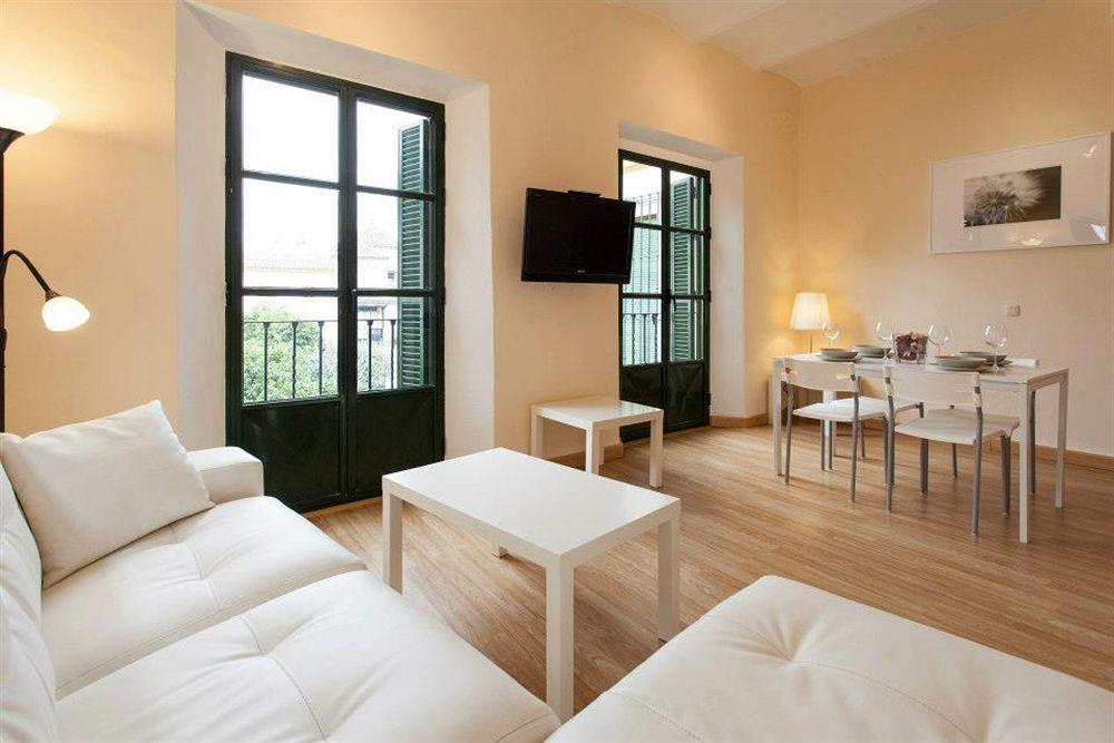 Ferienwohnung Plaza De Santa Cruz Sevilla Exterior foto
