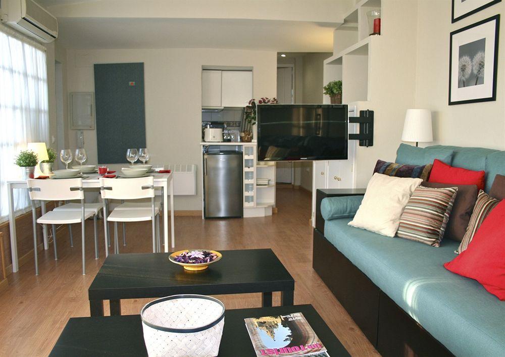 Ferienwohnung Plaza De Santa Cruz Sevilla Exterior foto